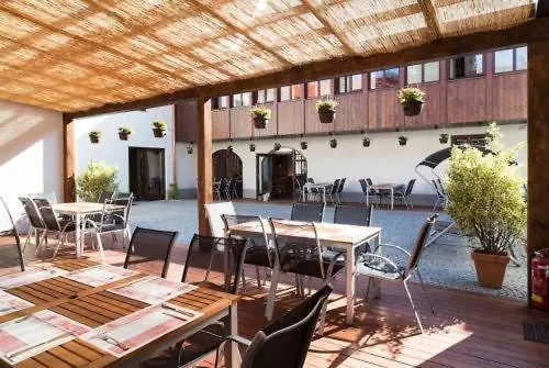 Restaurant Darwin Hotell Prag